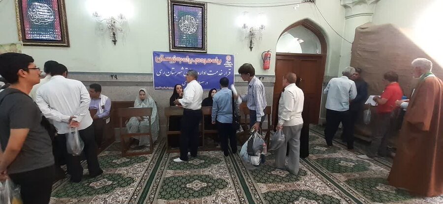ندای کهریزک | سخنرانی رئیس شهرستان قبل از خطبه و  برگزاری میز خدمت در نماز جمعه
