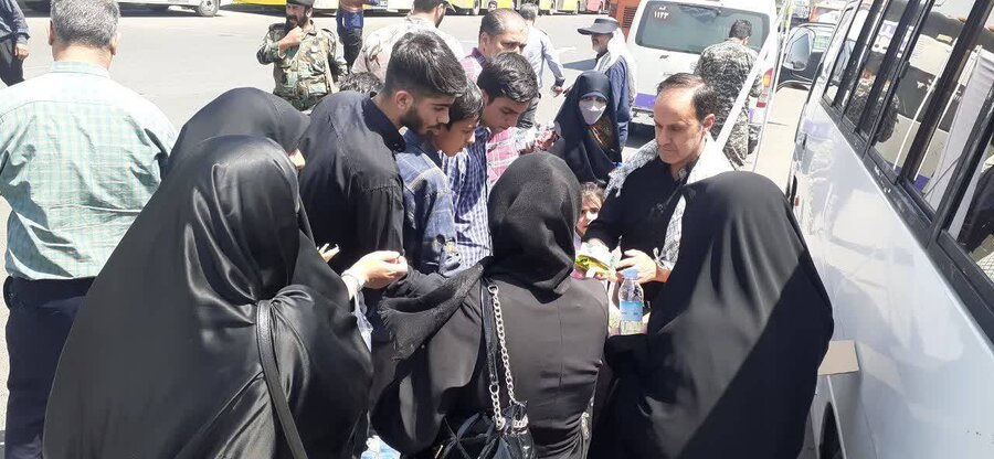 ندای کهریزک| خدمت رسانی به زائران حرم مطهر امام خمینی(ره)