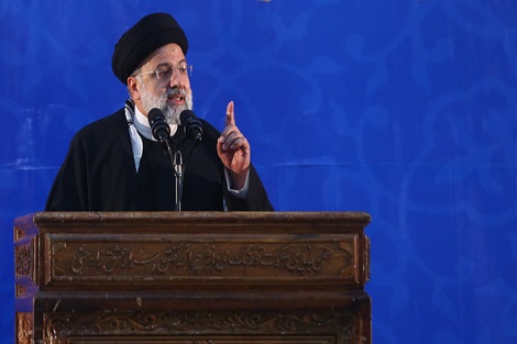 رئیسی: اولین خیزشی که نه شرقی نه غربی را اعلام کرد نهضت اسلامی به رهبری امام (ره) بود/ امام این روزها را می دید و نیاز به بسیج و تفکر و گفتمان بسیجی را می دانستند/ تفکر بسیجی در سازمان‌ها و ادارات می‌تواند فساد اداری را از بین ببرد