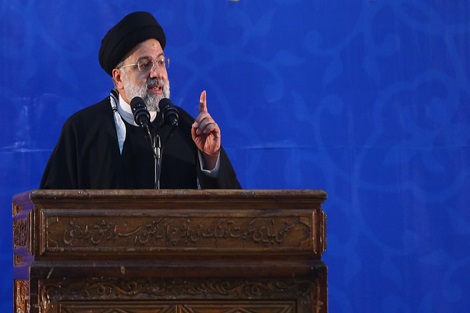 رئیسی: اولین خیزشی که نه شرقی نه غربی را اعلام کرد نهضت اسلامی به رهبری امام (ره) بود/ امام این روزها را می دید و نیاز به بسیج و تفکر و گفتمان بسیجی را می دانستند/ تفکر بسیجی در سازمان‌ها و ادارات می‌تواند فساد اداری را از بین ببرد