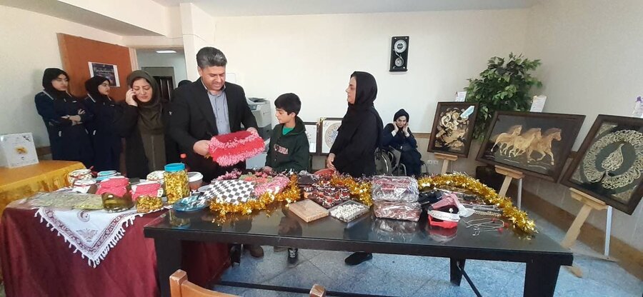 ندای کهریزک | برگزاری نمایشگاه دست آوردها و توانمندی های معلولین