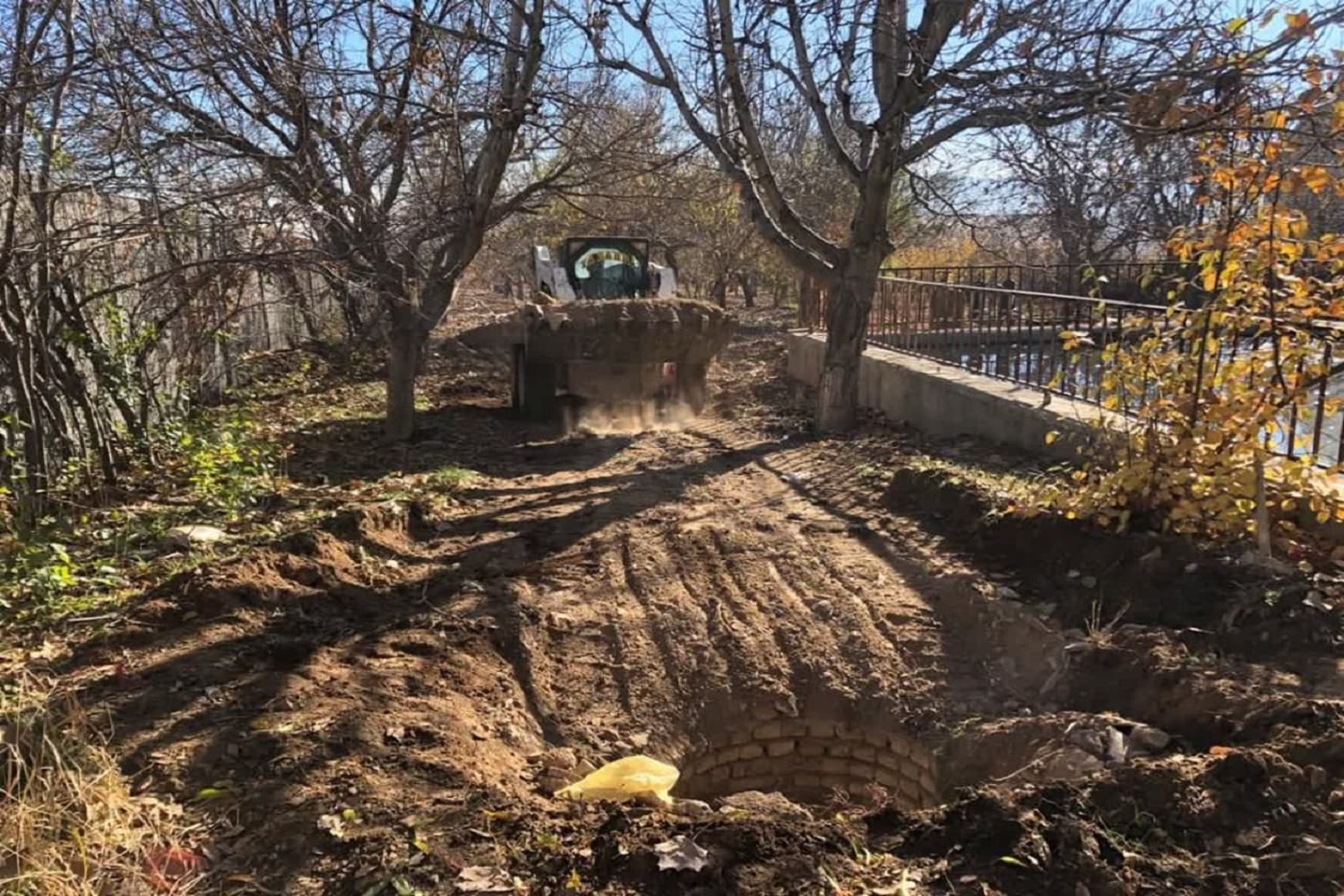 توقیف ادوات حفاری و انسداد یک حلقه  چاه عمیق  غیرمجاز در منطقه آبسرد دماوند