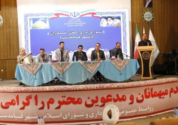 مدیران باید با اسلحه علم، مدیریت و برنامه ریزی در مقابل دشمن ایستادگی و مقاومت کنند