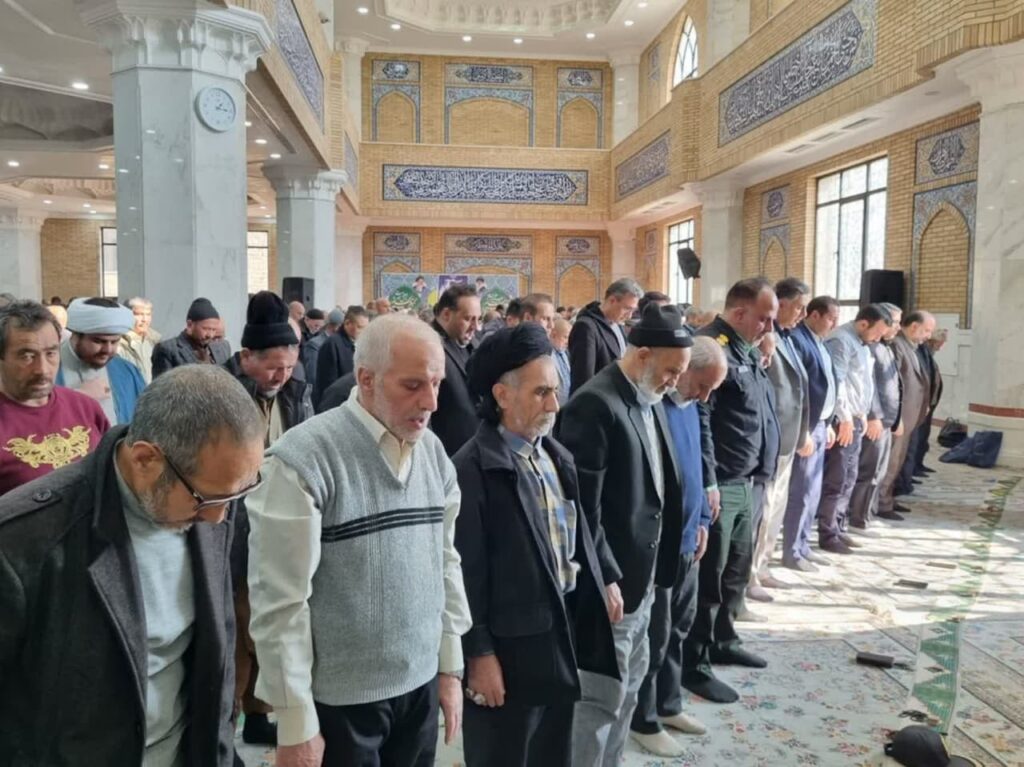 photo 2024 01 20 08 41 31 | برگزاری نماز عبادی سیاسی جمعه و میز خدمت با حضور مسئولین بخش کهریزک