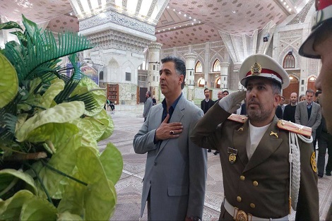 ادای احترام مرتضی همتی “شهردار باقرشهر”در  آئین تجدید میثاق ورزشکاران باقرشهری با آرمان‌های امام راحل (ره)