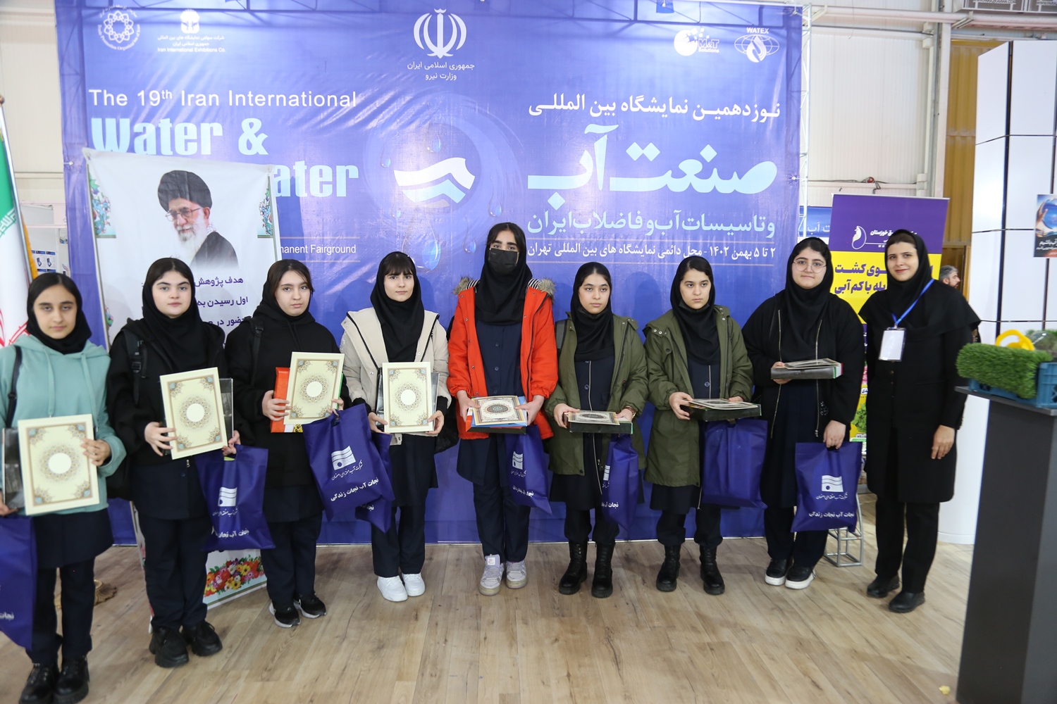 تجلیل و تقدیر از برگزیدگان  مسابقات جشنواره دانش آموزی شهر تهران با محوریت داناب