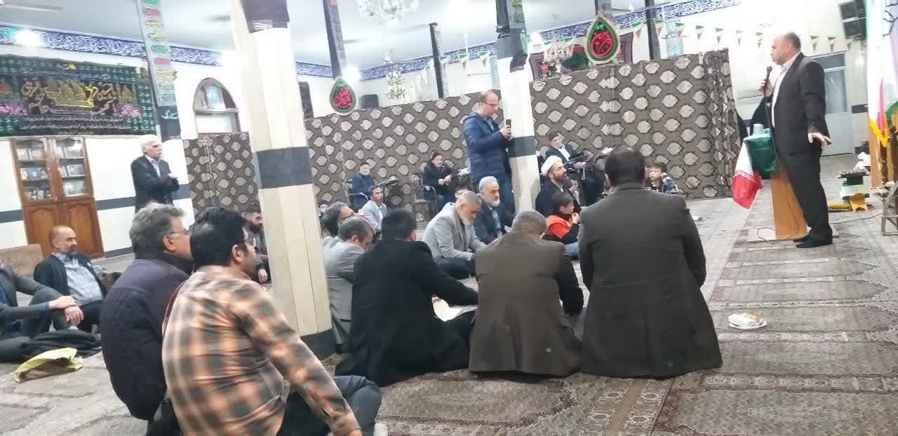 photo 2024 02 04 12 08 05 | برپایی میز خدمت در ایام دهه مبارک فجر