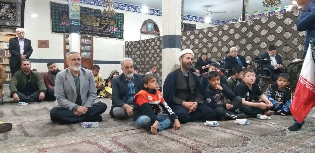 photo 2024 02 04 12 07 58 | برپایی میز خدمت در ایام دهه مبارک فجر