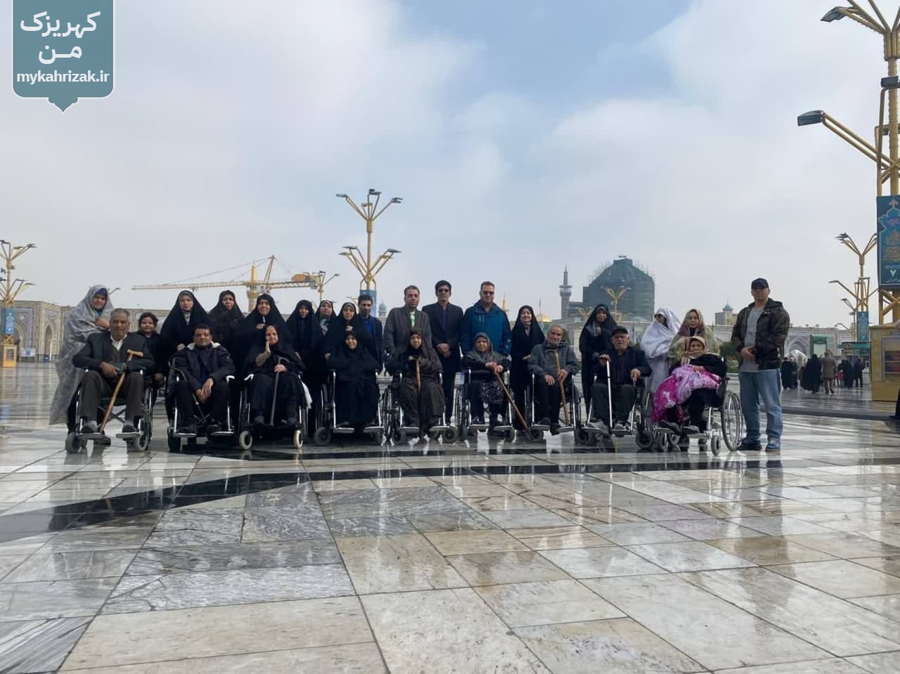 دیدار شهردار کهریزک با خانواده شهدا در مشهد مقدس