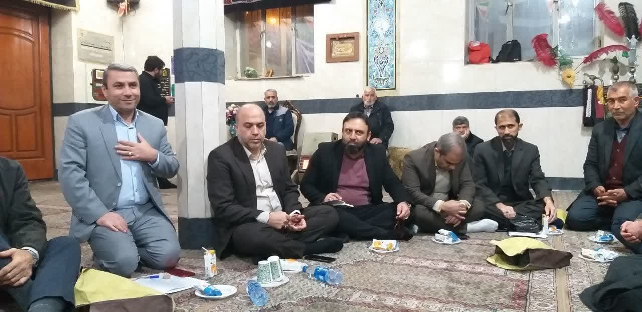 برپایی میز خدمت در ایام دهه مبارک فجر