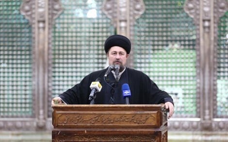 آیت الله سید حسن خمینی: به مردم وعده «استقلال»، «آزادی»، «دینداری» و «پیشرفت» داده شد؛ ضعیف شدن هر کدام یعنی تضعیف ریشه‌های بنیادین انقلاب و نظام/ پای خارجی‌ها نباید به منافع سیاسی و مراکز تصمیم‌گیری ما باز شود