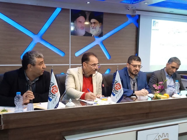 امور مربوط به کسب و کار اتباع   در وزارت کشور متمرکز شده است/ اجحاف دفاتر خدمات سلامت در شهرری   به بعضی اتحادیه ها و کسبه را حتما پیگیری می کنیم