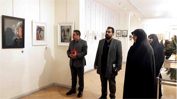 بازدید مسئولان فرهنگی ری از نمایشگاه آثار هنری « امتداد»