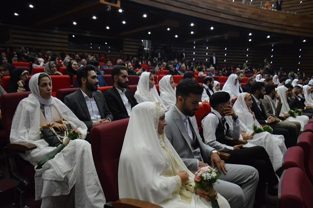 جشن ازدواج  28 زوج    جوان در ایوان ری برگزار شد