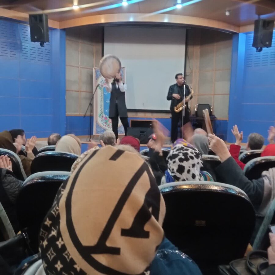 طرح شاد و با نشاط دوشنبه های سالمندی با حضور مدیر بهزیستی کرج برگزار شد