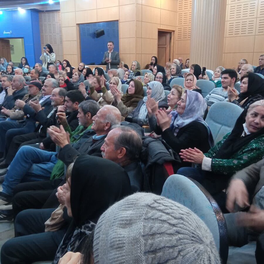 طرح شاد و با نشاط دوشنبه های سالمندی با حضور مدیر بهزیستی کرج برگزار شد