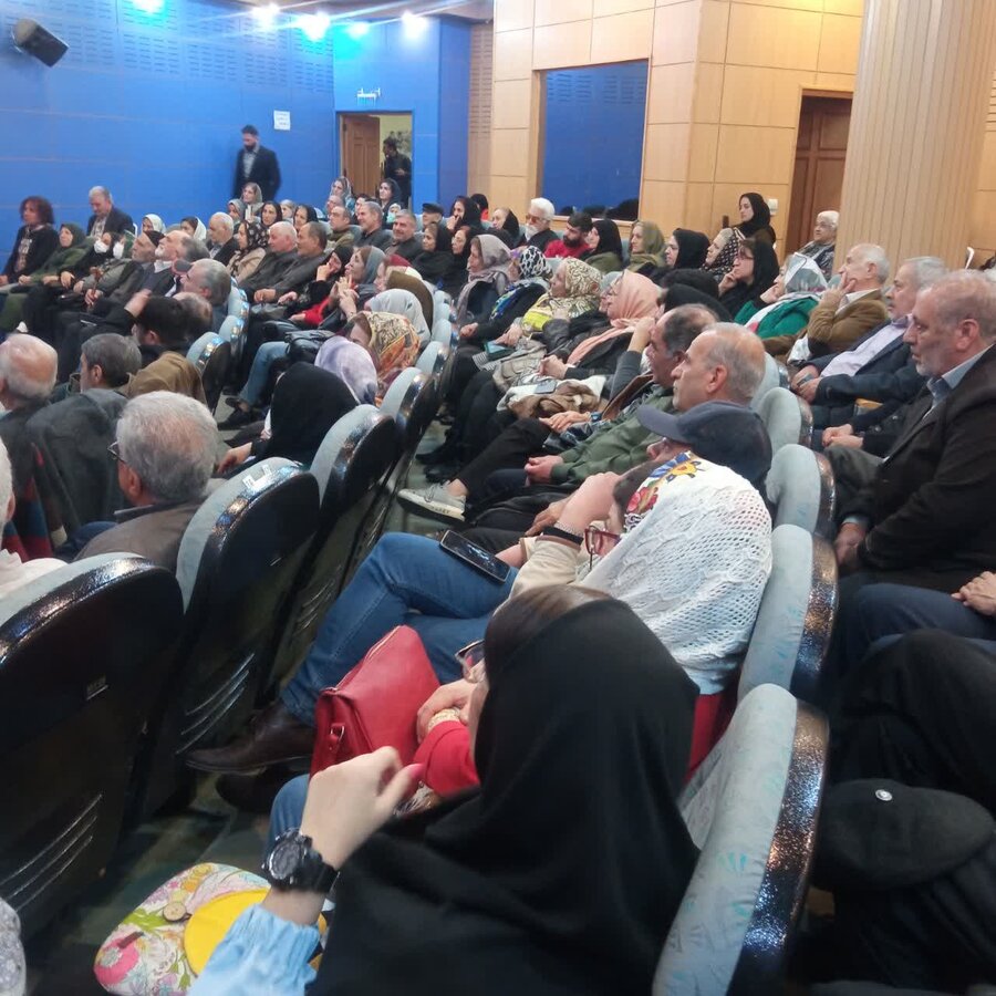 طرح شاد و با نشاط دوشنبه های سالمندی با حضور مدیر بهزیستی کرج برگزار شد
