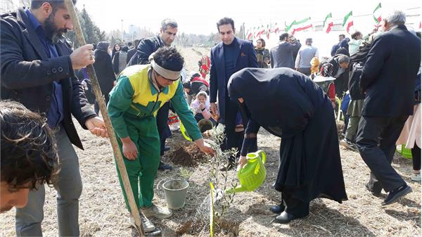 آئین غرس نهال با نام شهدا در شهر ری