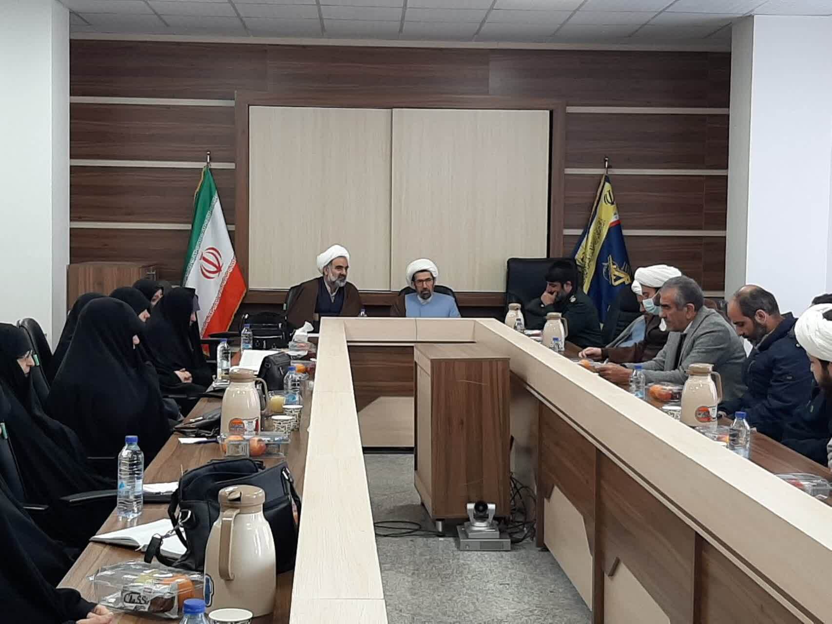 حجت الاسلام معبودی بسیج را لشگر مخلص خدا دانست و حضور و وقت بسیجیان را از اخلاص آنها دانست و ما هر چه داریم از برکت بسیج است