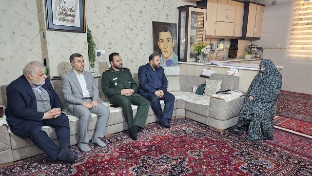 دیدار نوروزی مسئولان شهرستان ری با خانواده شهدا