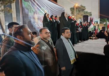 تجمع مردم ولایتمدار شهرری در حمایت از عملیات وعده صادق