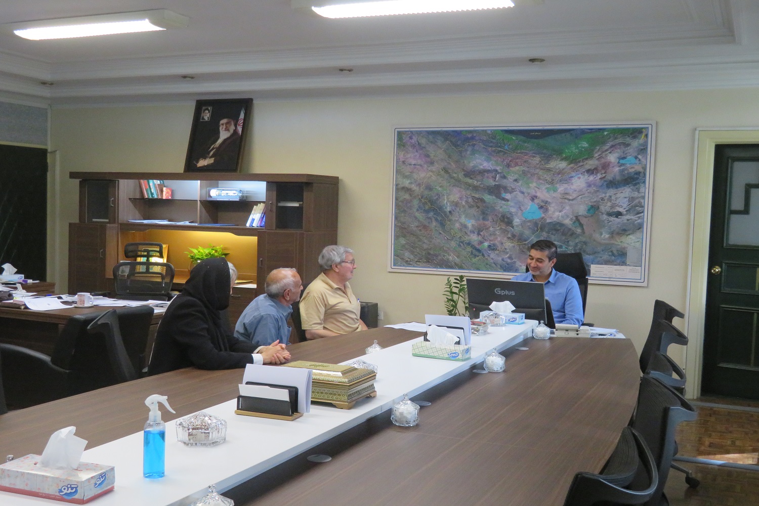 جلسه ملاقات مردمی مدیرعامل شرکت آب منطقه ای تهران برگزار شد