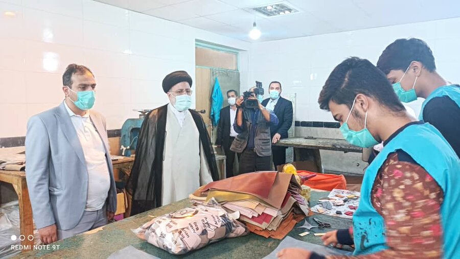 رئیس‌جمهور از خانه کودکان کار یاسر در منطقه ۱۶ بازدید کرد