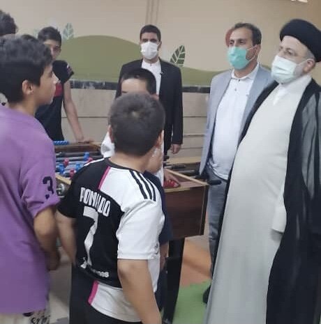 رئیس‌جمهور از خانه کودکان کار یاسر در منطقه ۱۶ بازدید کرد