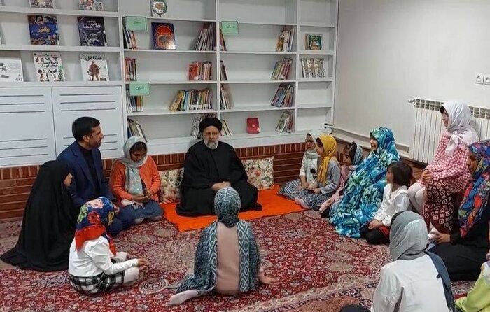 بازدید رئیس جمهور از مرکز شبه خانواده