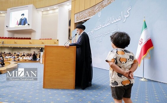 حضور رئیس جمهور در برنامه آغوش سیمرغ