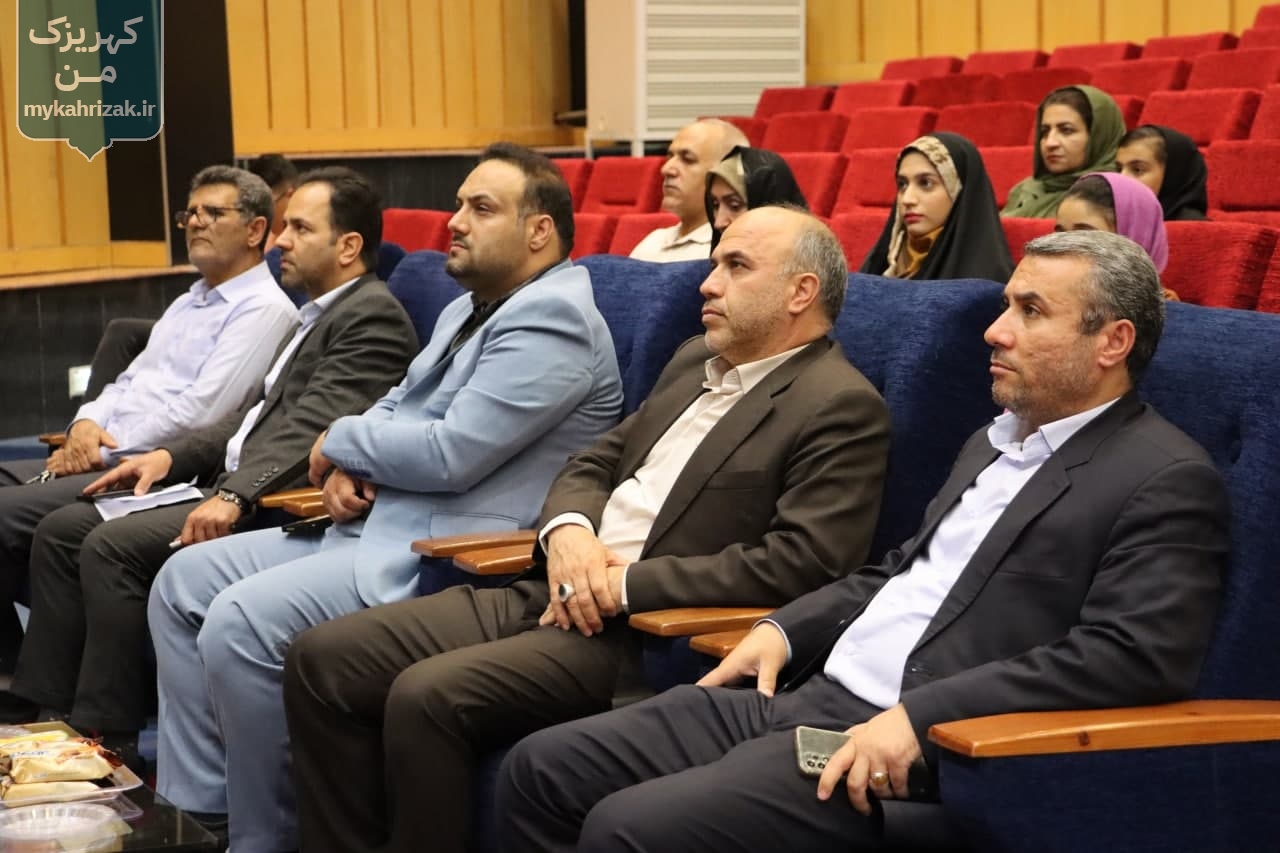 آئین تجلیل از دختران شهر کهریزک برگزار شد