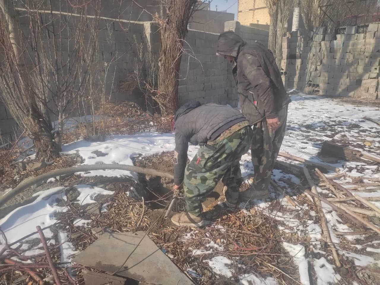 انسداد 20 حلقه چاه غیرمجاز توسط امور منابع آب فیروزکوه