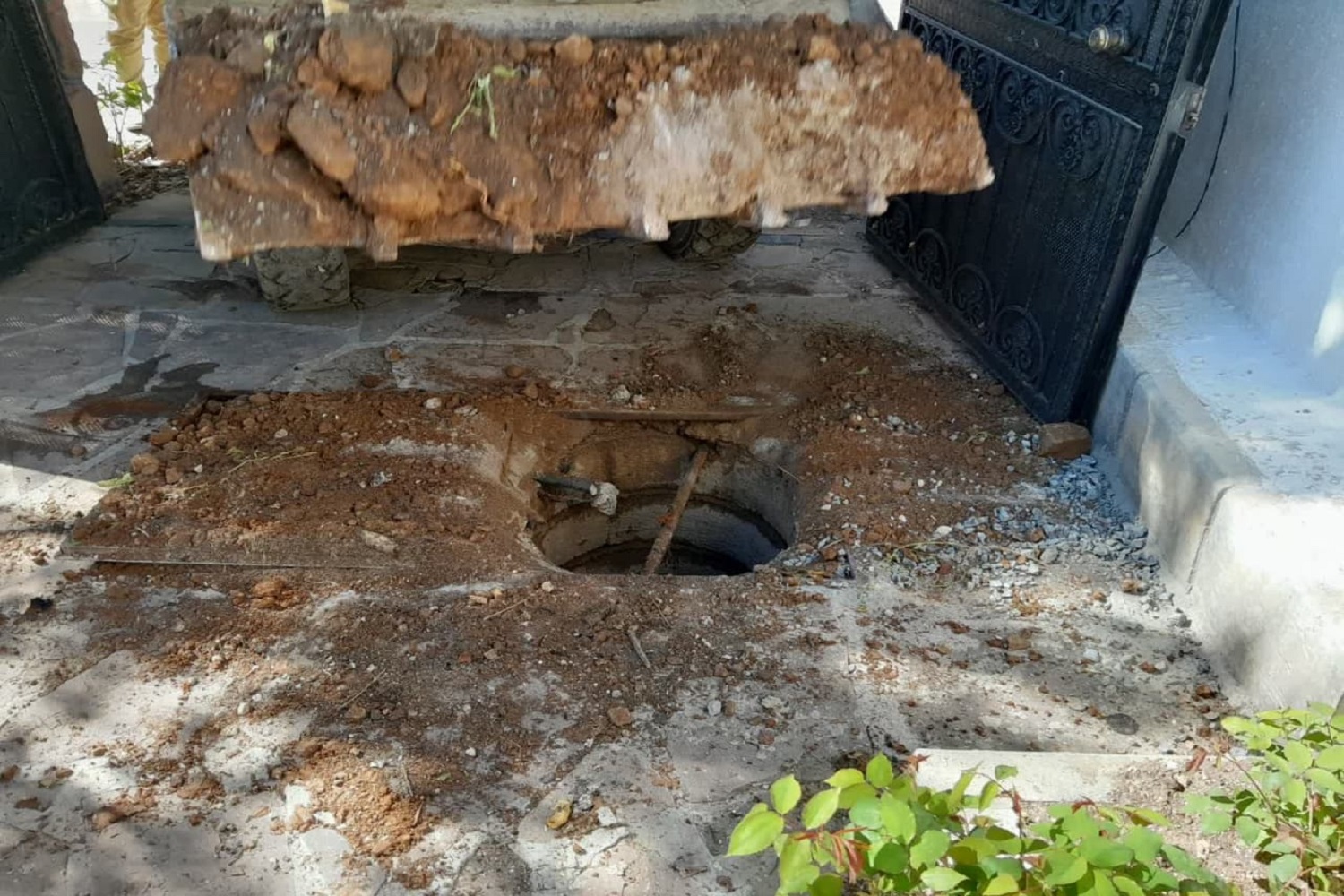 انسداد 30 حلقه  چاه غیرمجاز  در مناطق مشا و احمد آباد توسط امور منابع آب دماوند