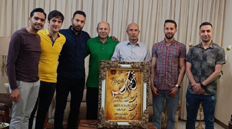 جمعی از داوران برجسته فوتبال شهرری و استان تهران با حضور در منزل حمیدرضا لشگری داور ارزنده لیگ از ایشان تجلیل کردند. حم…