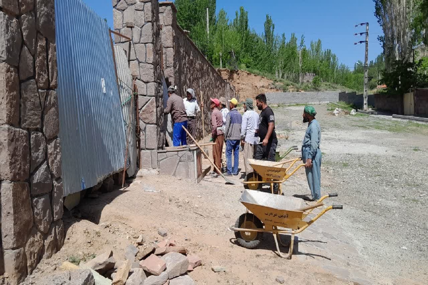 انسداد 15 حلقه  چاه غیرمجاز در منطقه مشا  شهرستان دماوند