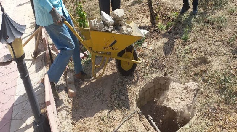 انسداد 4 حلقه چاه غیرمجاز توسط امور منابع آب رباط کریم