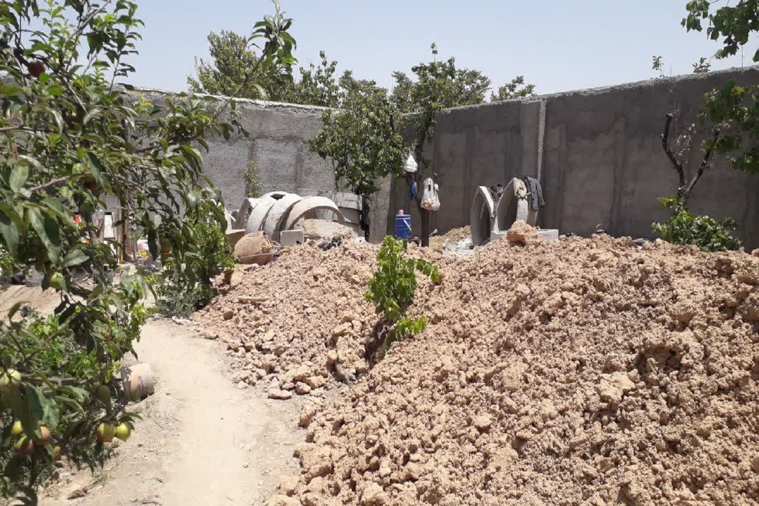 انسداد یک حلقه چاه غیرمجاز در حال حفاری توسط امور منابع آب رباط کریم