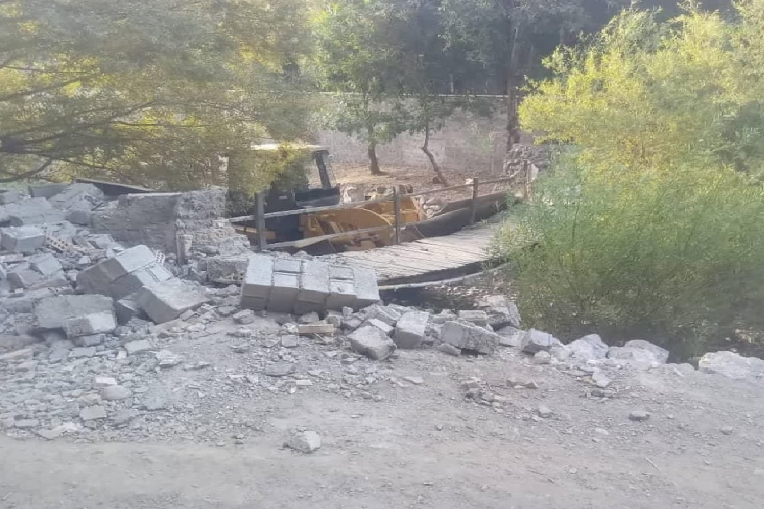 رفع تصرف یک هکتار از اراضی حریم و بستر رودخانه تاررود