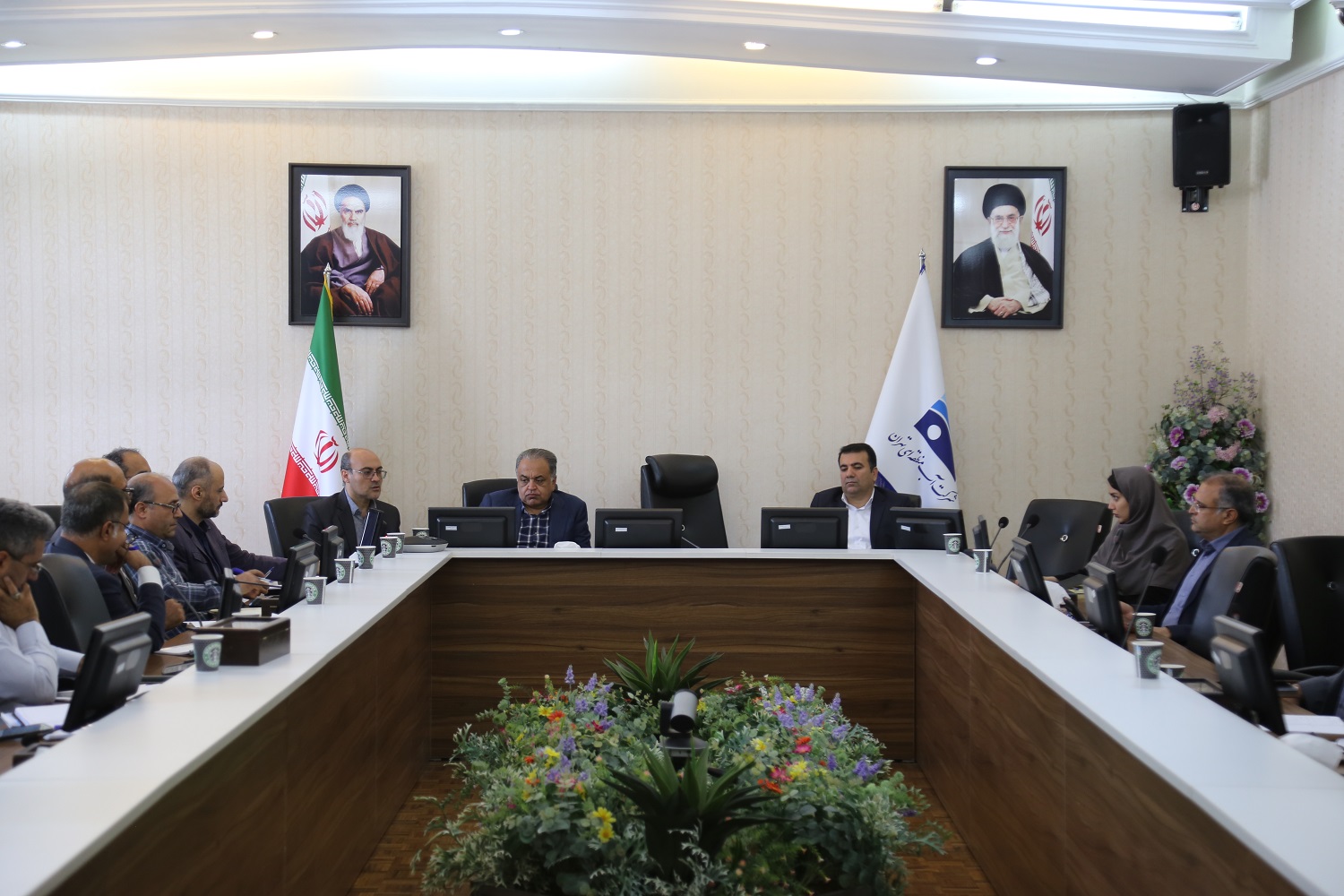 ضرورت استفاده از ظرفیت های قانونی و تنوع بخشی منابع تامین اعتبارات مورد نیاز طرح ها