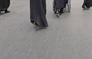 آغاز یک روز حسینی برای جاماندگان اربعین در شهرری هم اکنون شهرری با حضور عاشقان اباعبدالله الحسین عطرآگین شده است. همراه…