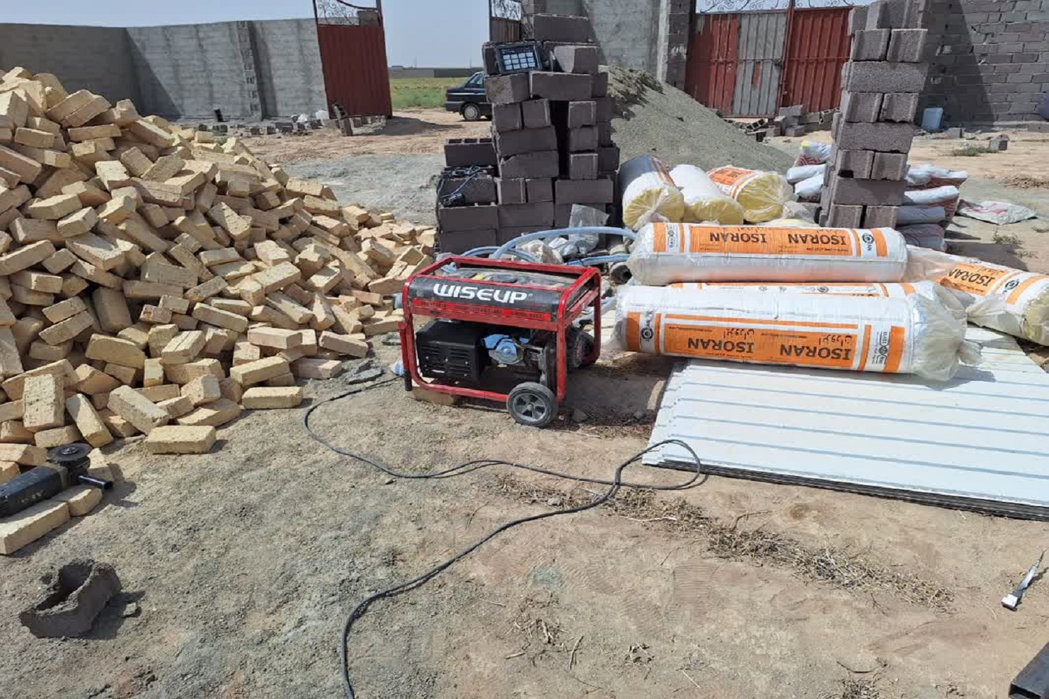 انسداد 2 حلقه چاه غیر مجاز توسط امور منابع آب رباط کریم