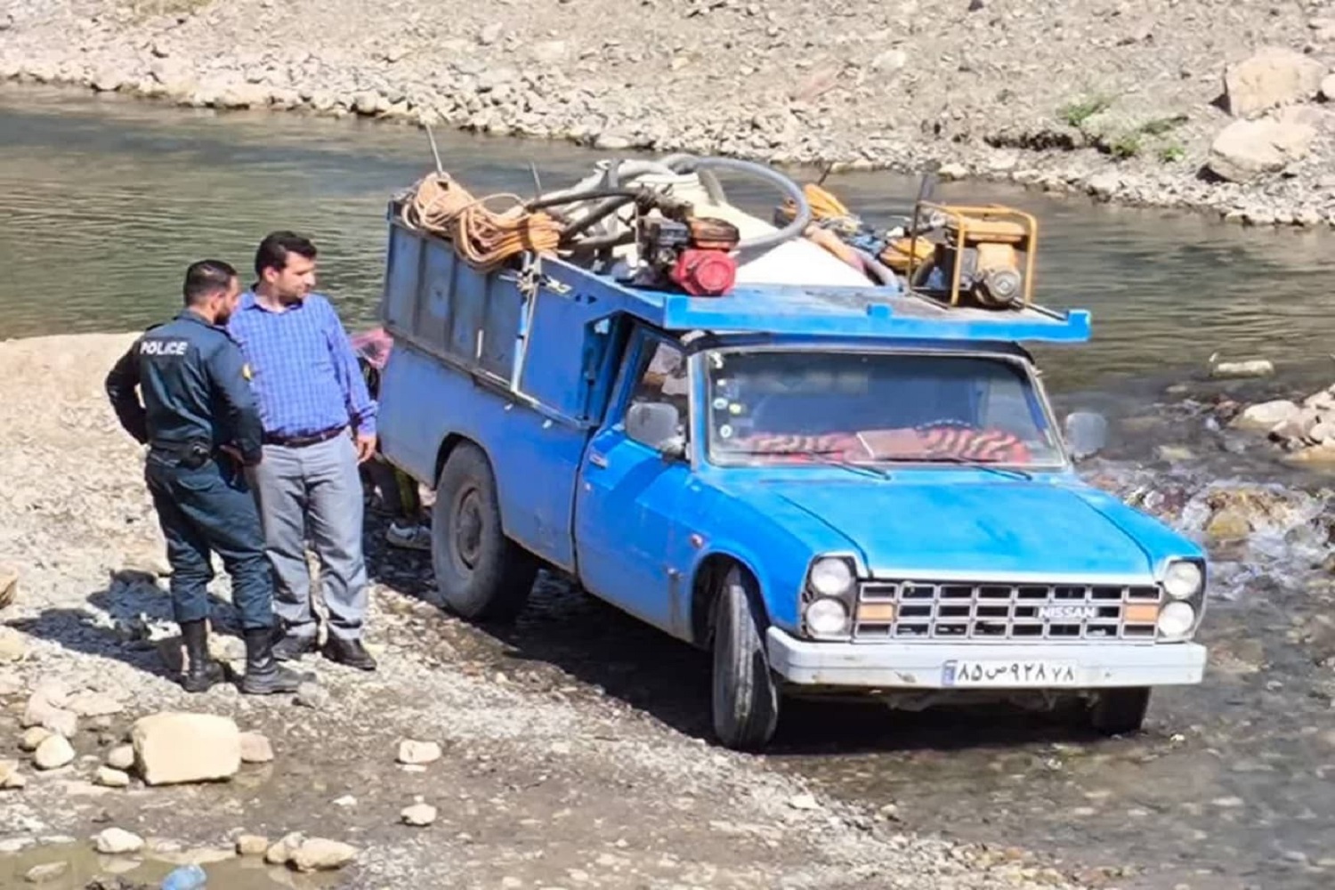 توقیف 5 دستگاه خودروی  غیرمجاز حمل آب توسط امور منابع آب دماوند