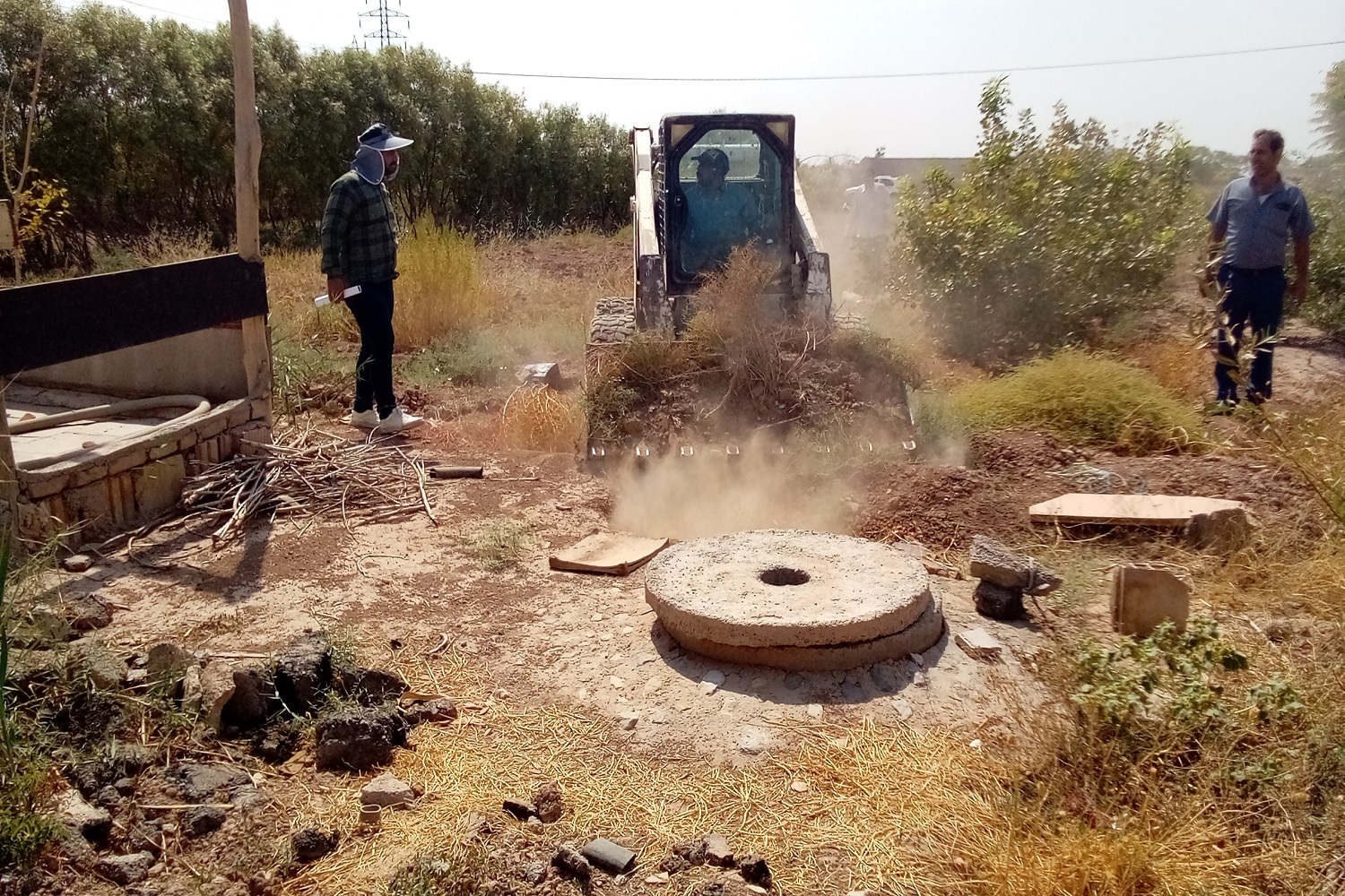 انسداد 18 حلقه چاه غیر مجاز توسط امور منابع آب شهرری