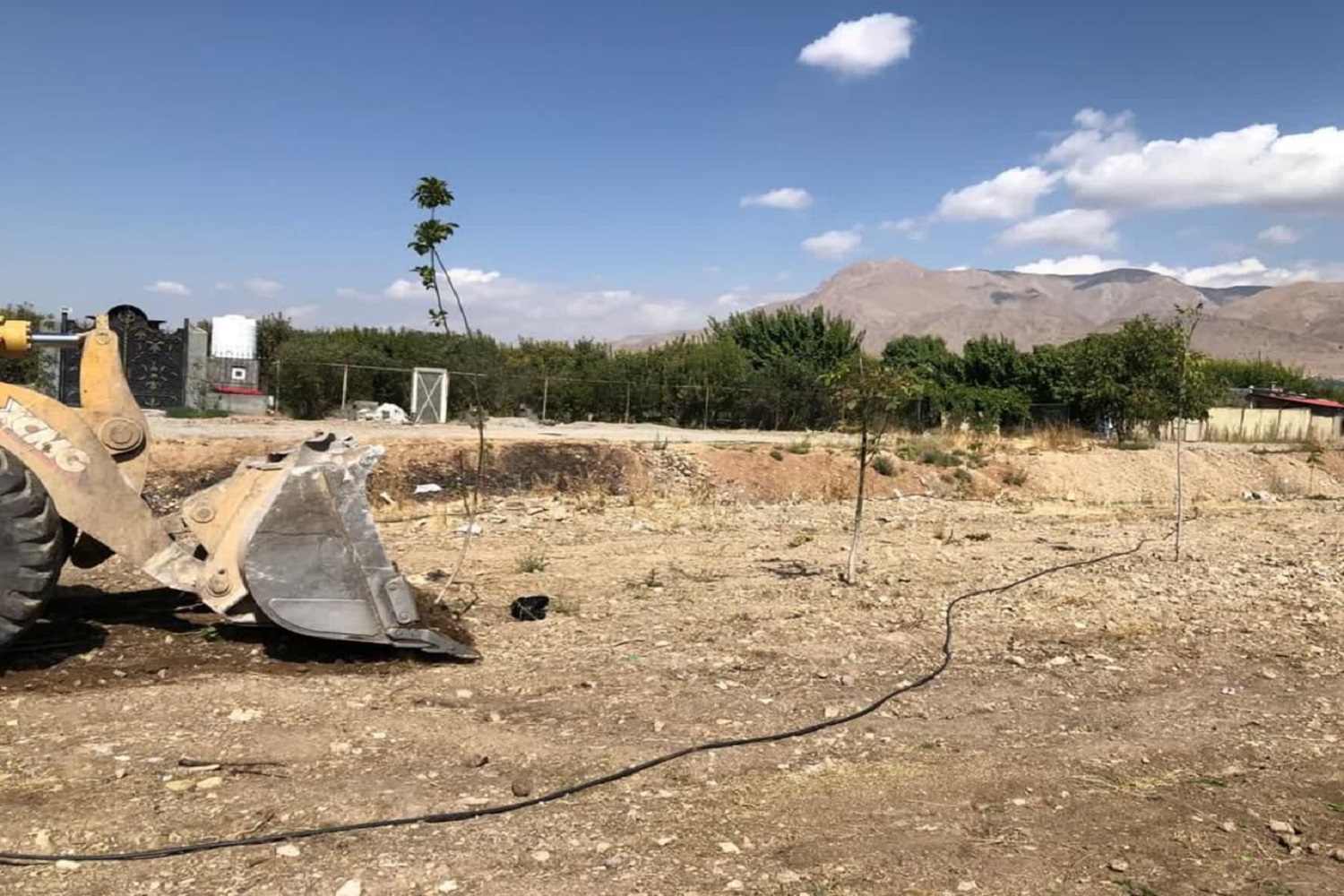 رفع تصرف دو هزارمتر مربع از اراضی حریم و بستر مسیل خسروان