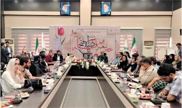 عصر شعر در راه فتح قله