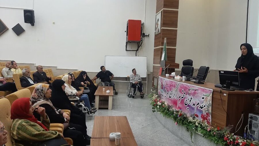 ندای کهریزک | برگزاری کارگاه آموزشی مراقبین در منزل