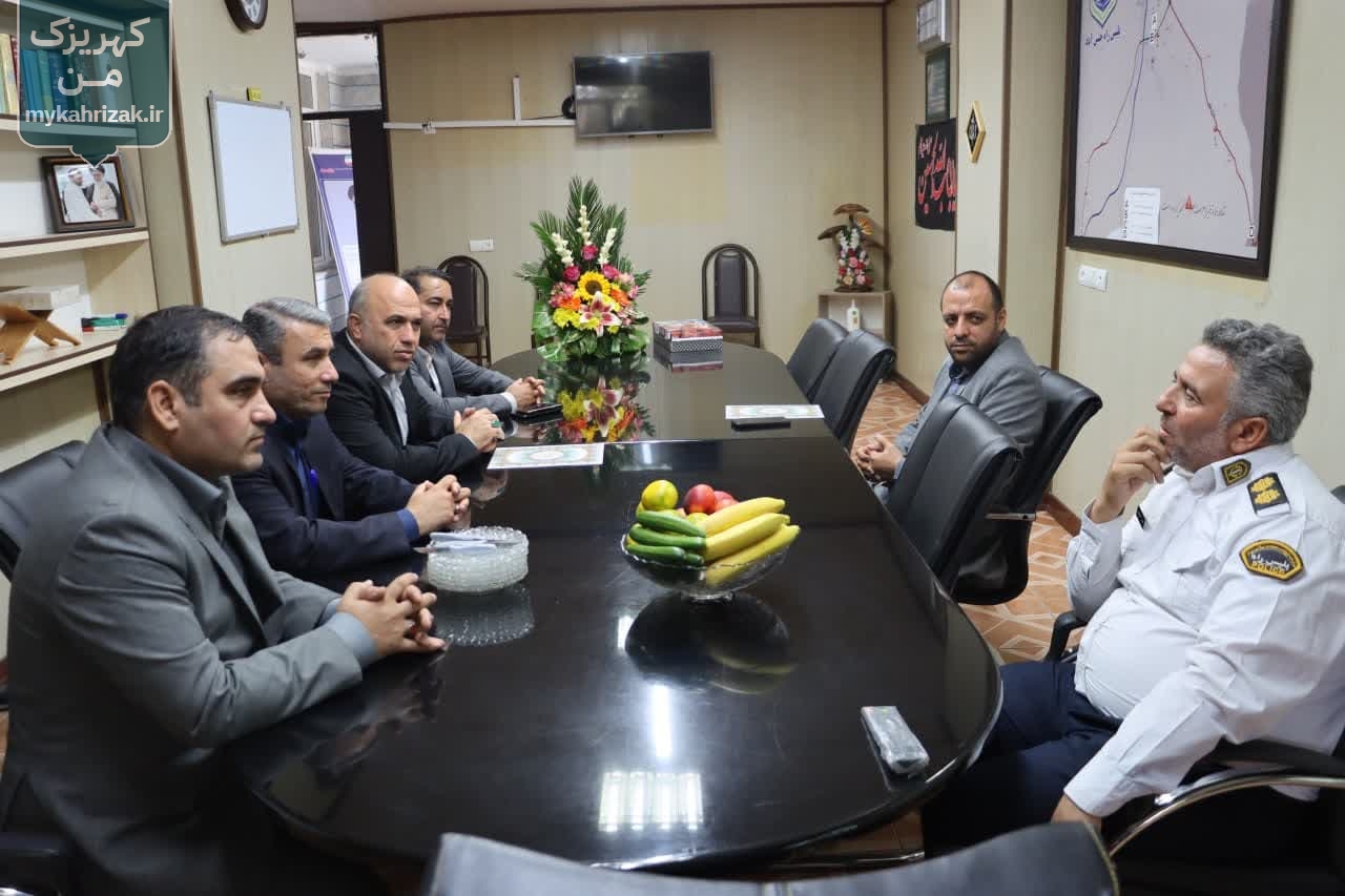 دیدار صمیمی مدیران ارشد بخش کهریزک با فرمانده پلیس راه حسن آباد
