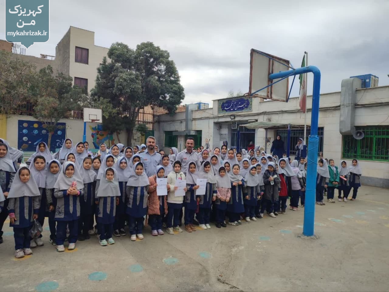 حضور آتش نشانان کهریزک در مدارس سطح شهر