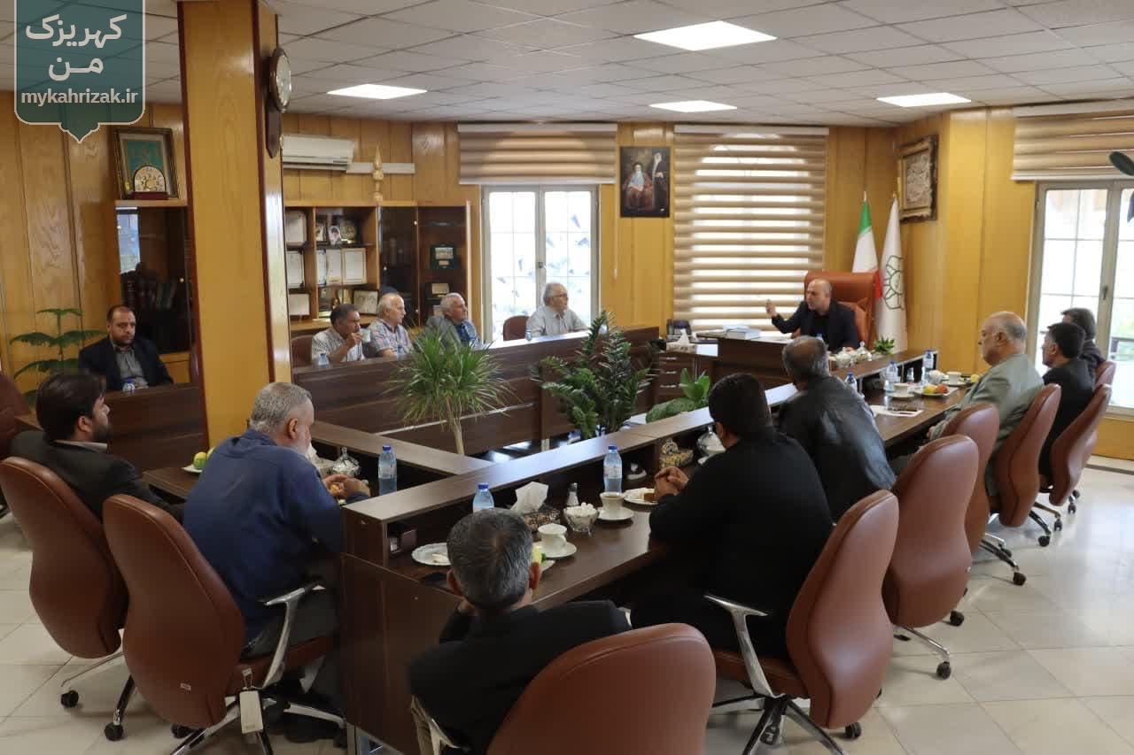 حضور پیشکسوتان استقلال و پرسپولیس در کهریزک