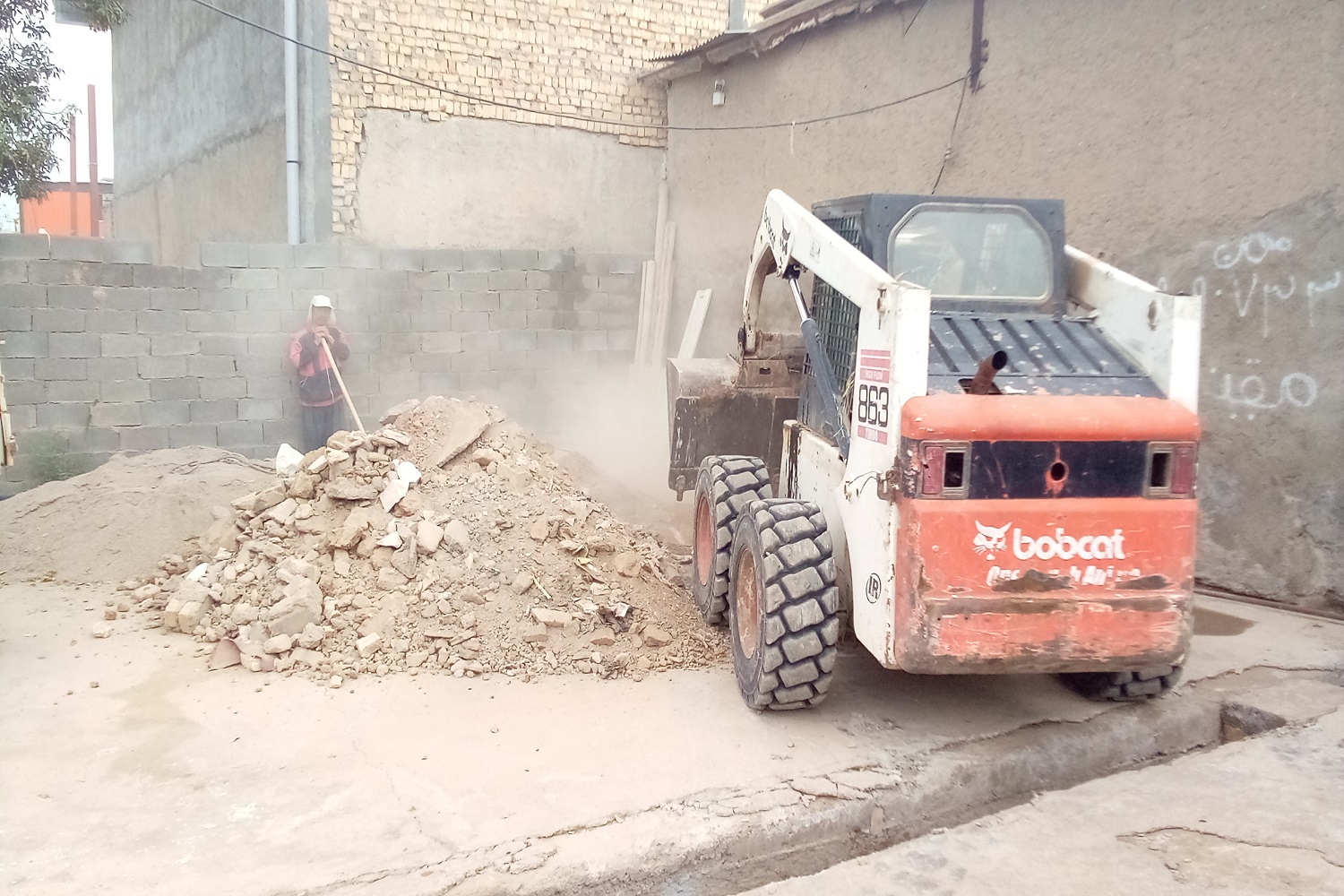 انسداد 17 حلقه چاه غیر مجاز توسط امور منابع آب شهرری